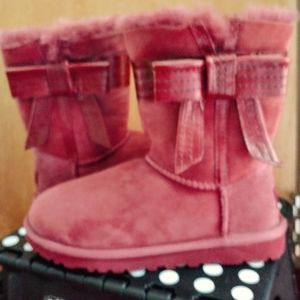 Girls Uggh boots